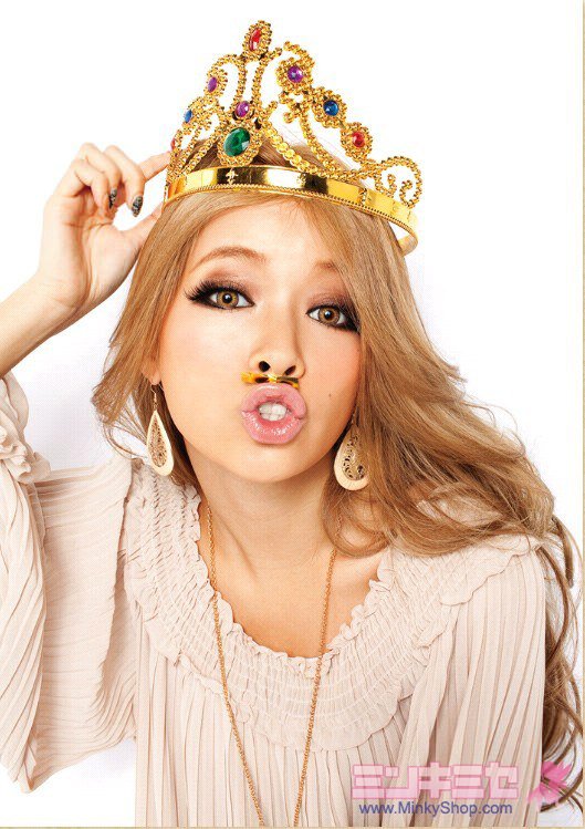 DURAS Off Shoulder Pleated Top