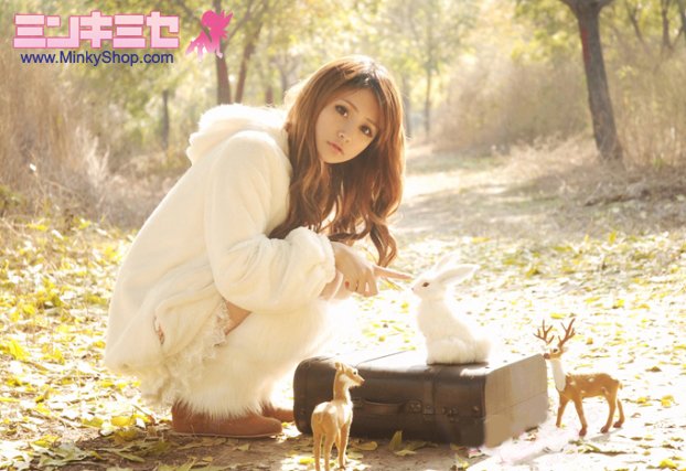 Japanese Fur-Rimmed Fleece Hoodie & Lacey Shorts SET