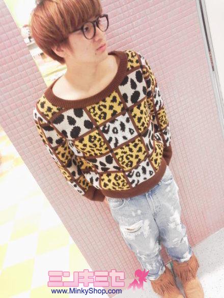 Wakatsuki Chinatsu Grid Leopard Sweater