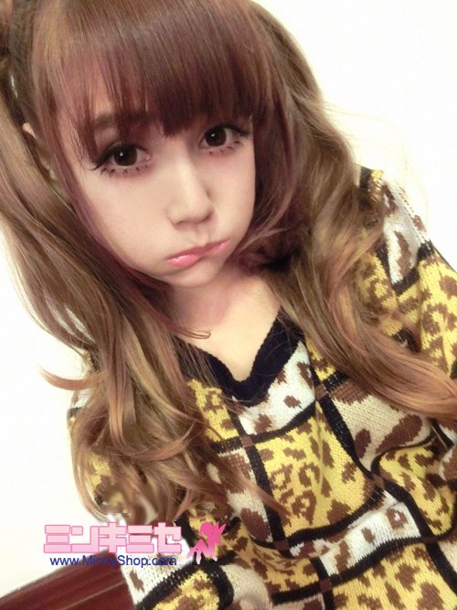 Wakatsuki Chinatsu Grid Leopard Sweater