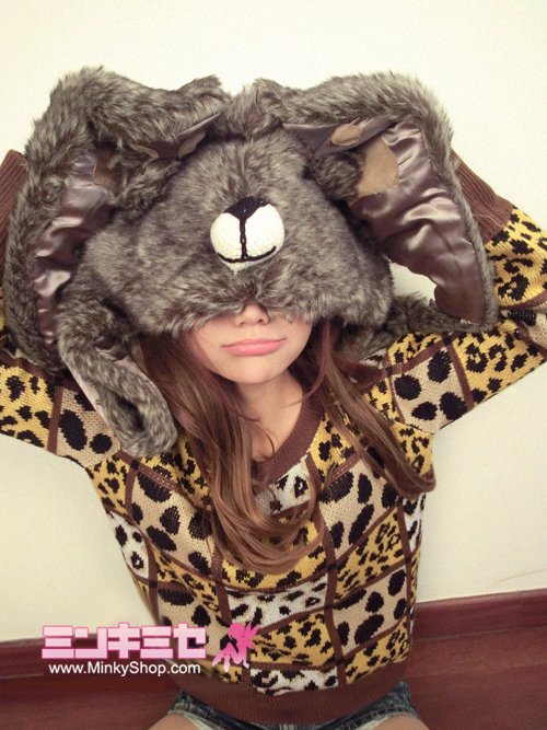 Wakatsuki Chinatsu Grid Leopard Sweater