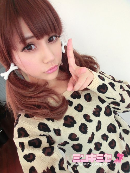 WC Wakatsuki Chinatsu Leopard Sweater